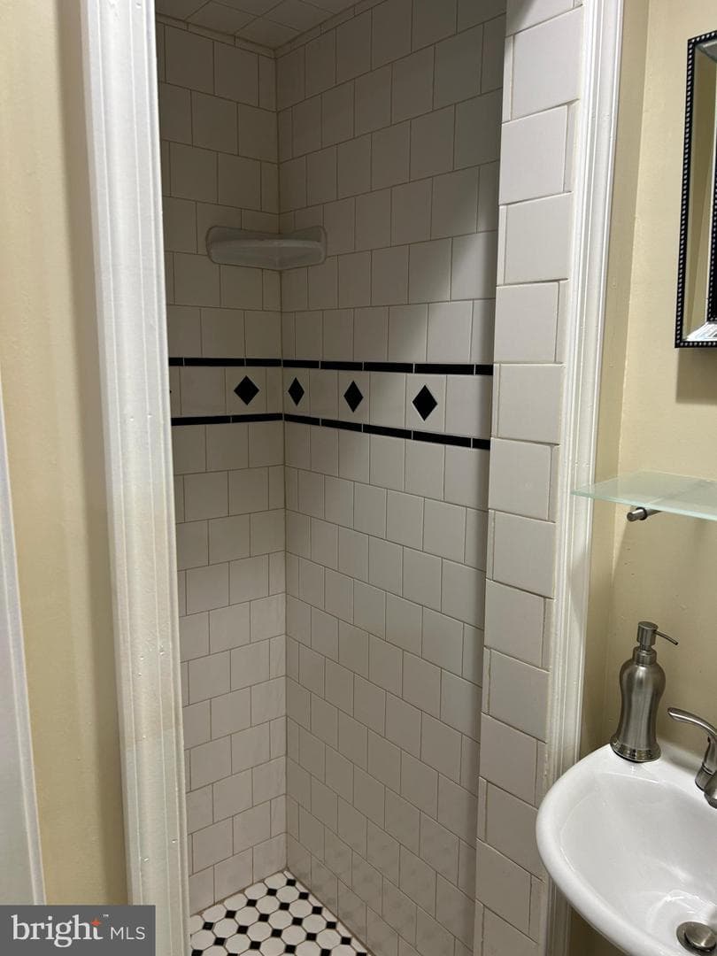 17 Habersham Court photo 41