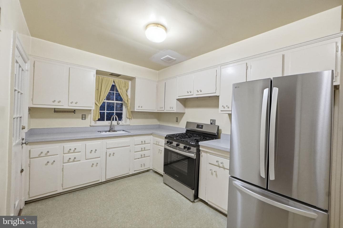 5216 Farrington Road photo 13
