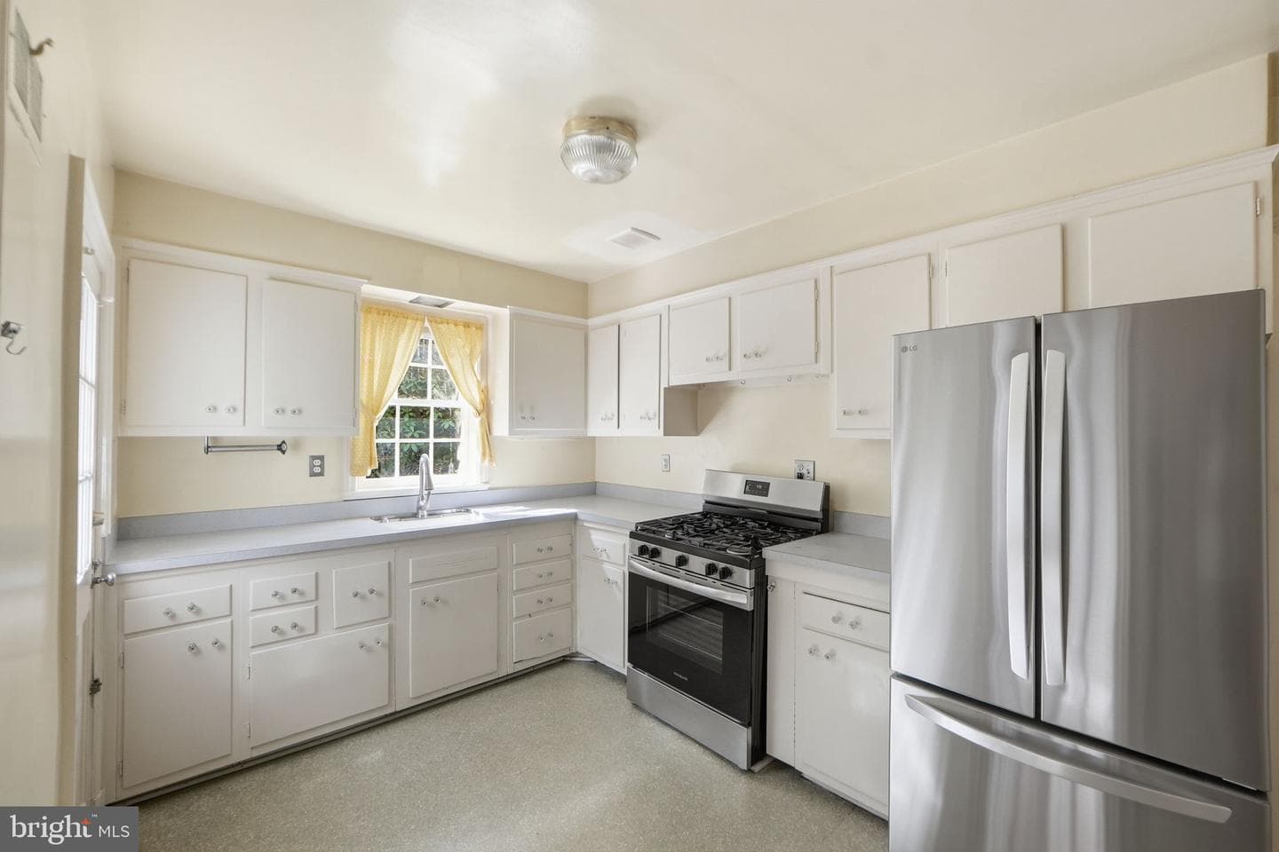 5216 Farrington Road photo 57