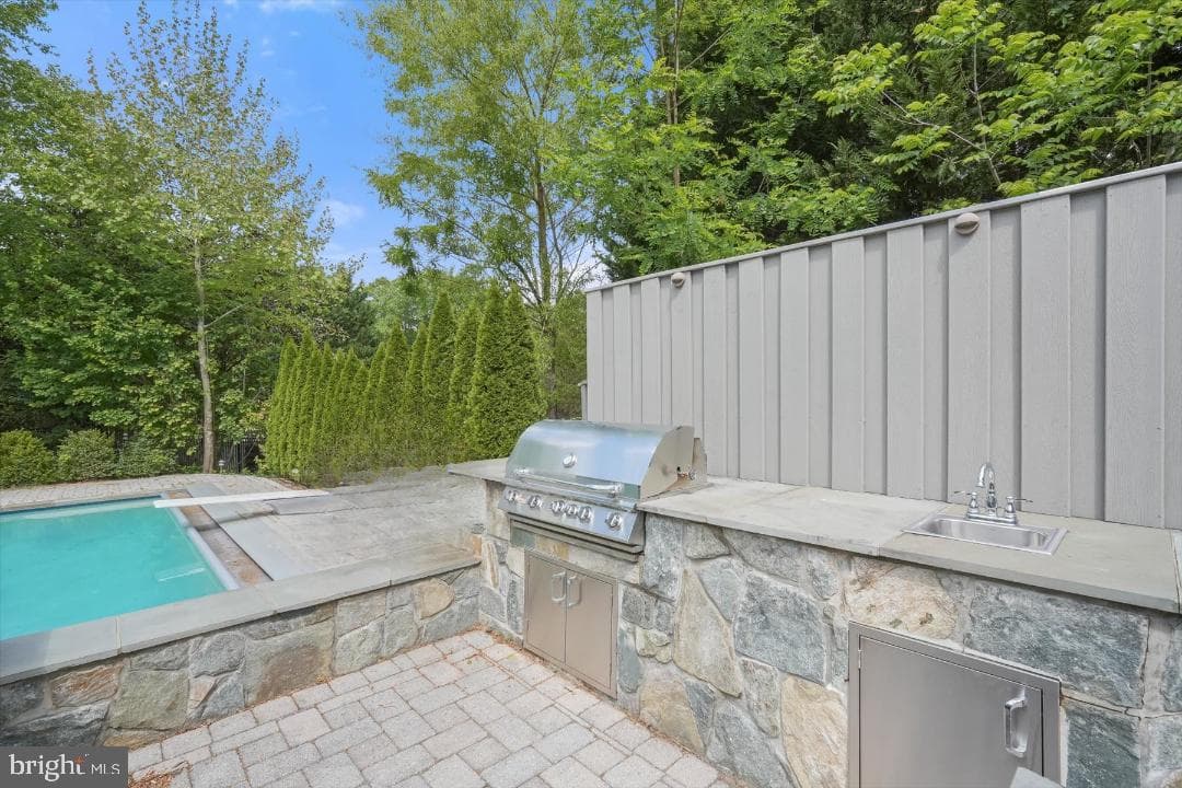 7506 Persimmon Tree Lane photo 46