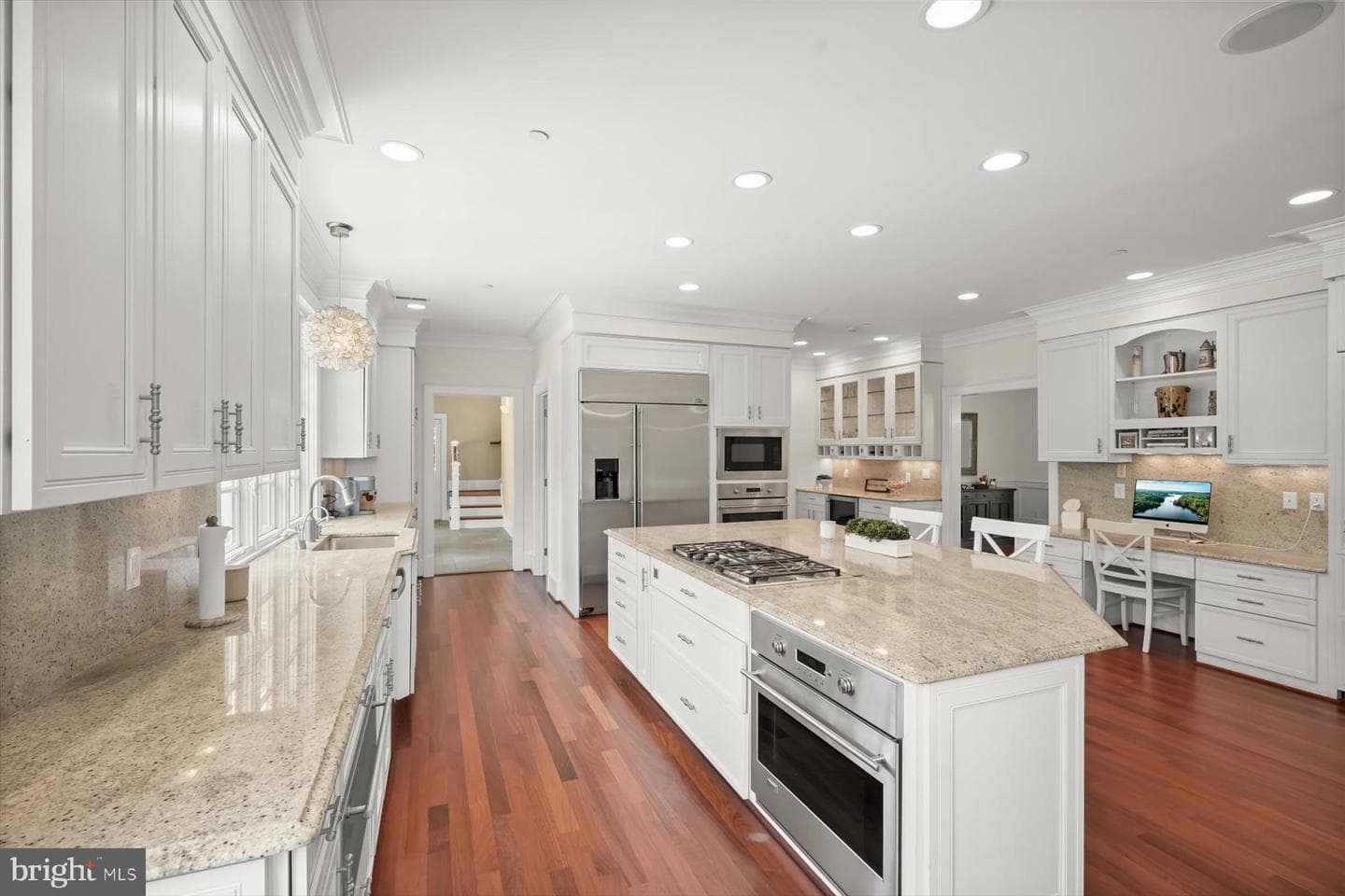 7506 Persimmon Tree Lane photo 5