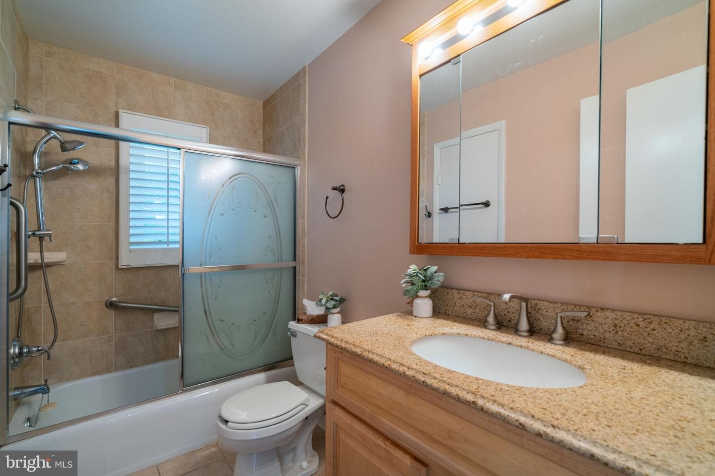 13820 Arctic Avenue photo 24