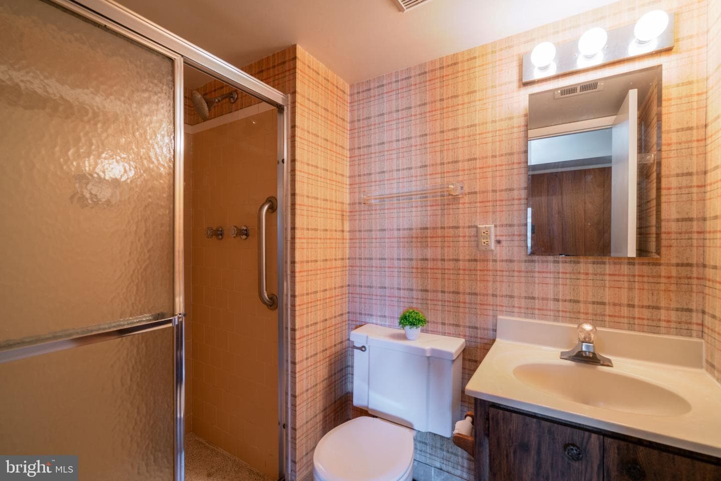 13820 Arctic Avenue photo 41