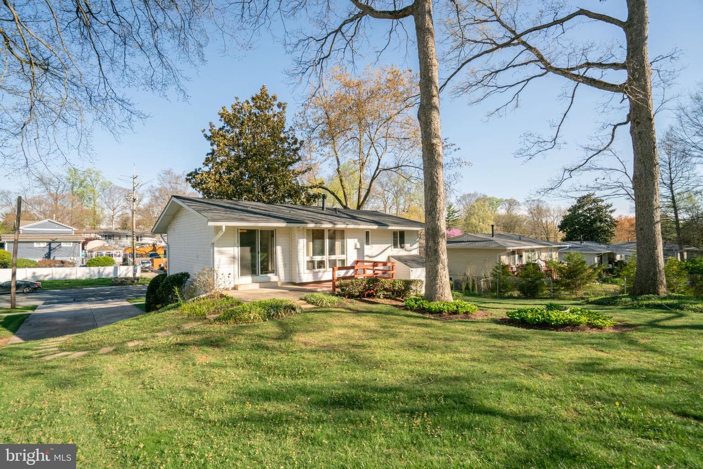 13820 Arctic Avenue photo 47