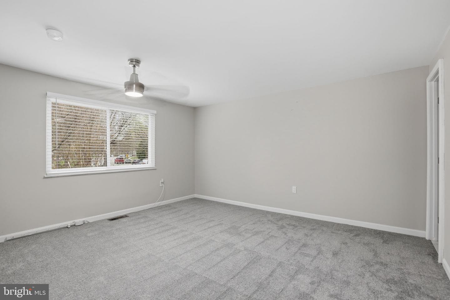 9087 Centerway Road photo 27