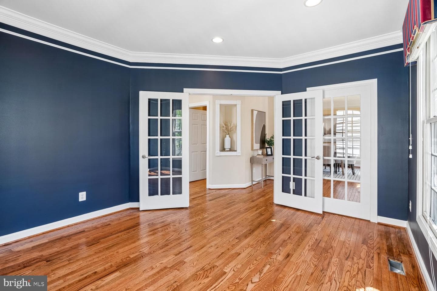 614 Linslade Street photo 19