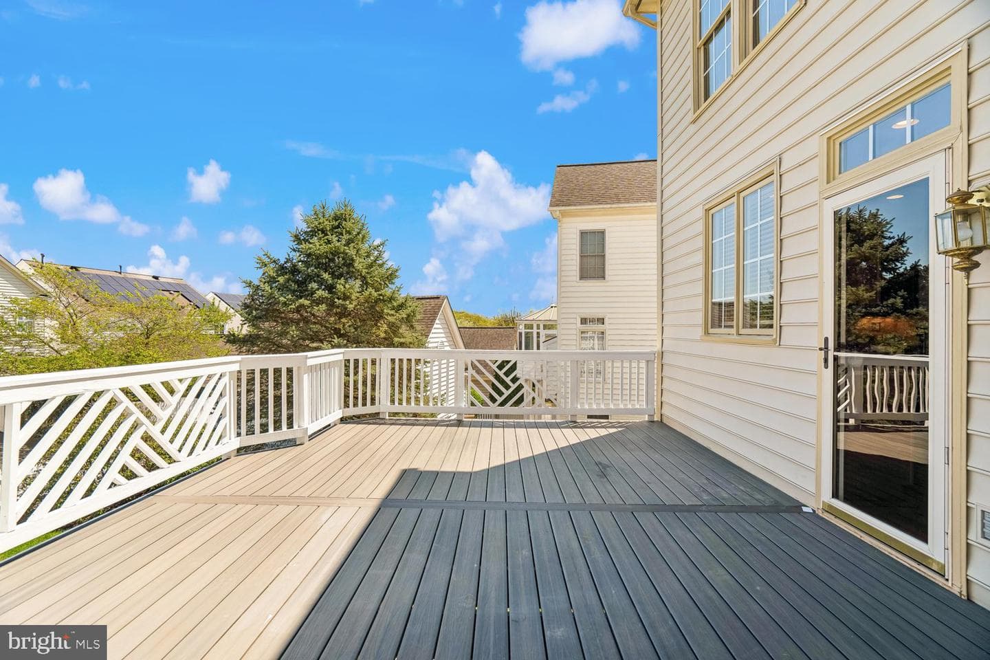614 Linslade Street photo 22