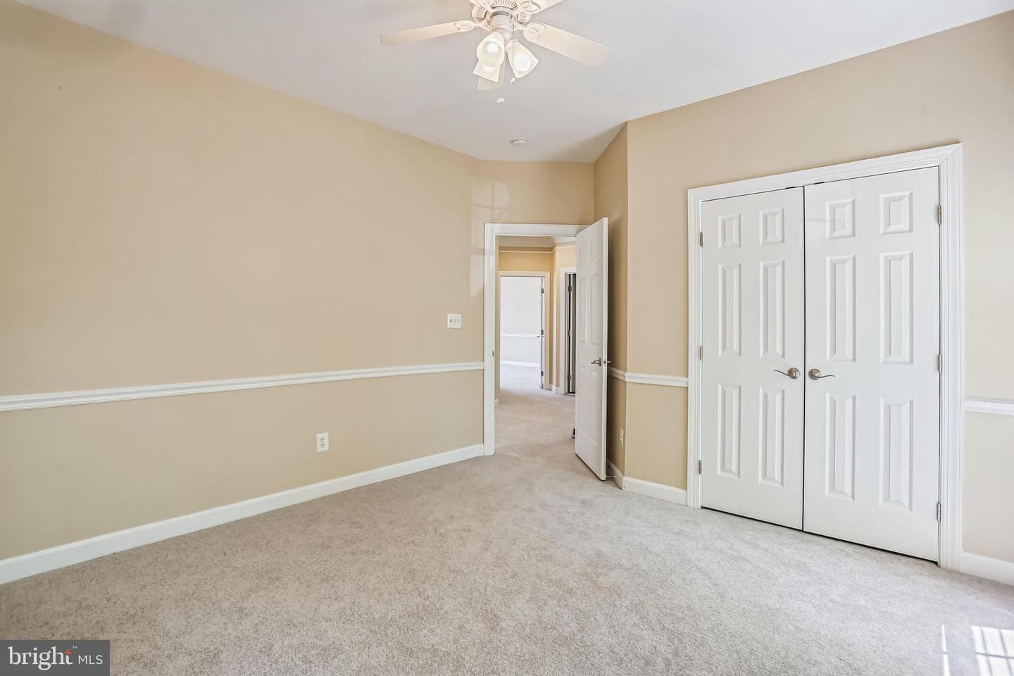 614 Linslade Street photo 29