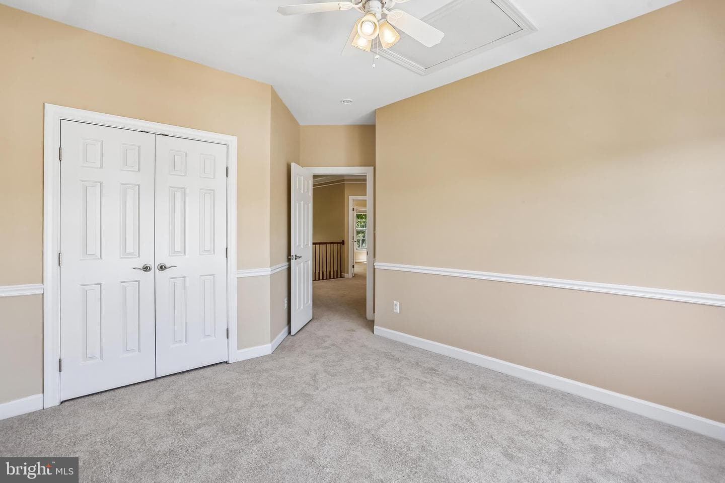 614 Linslade Street photo 33