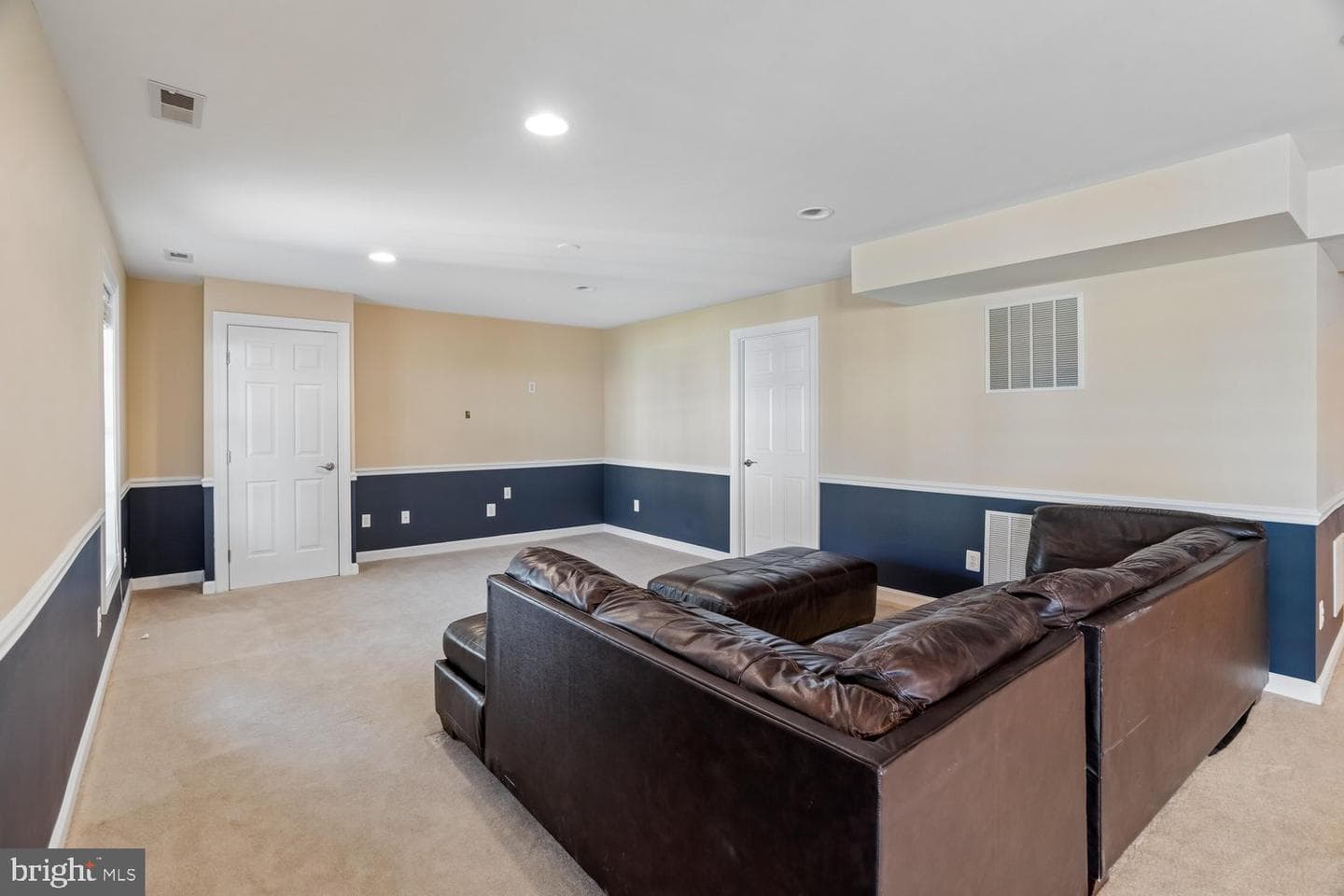 614 Linslade Street photo 39