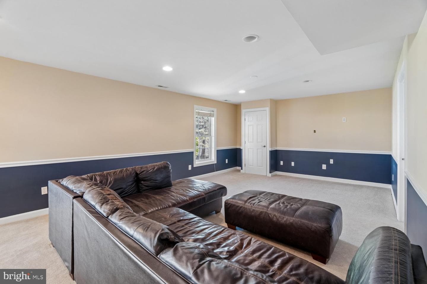 614 Linslade Street photo 40