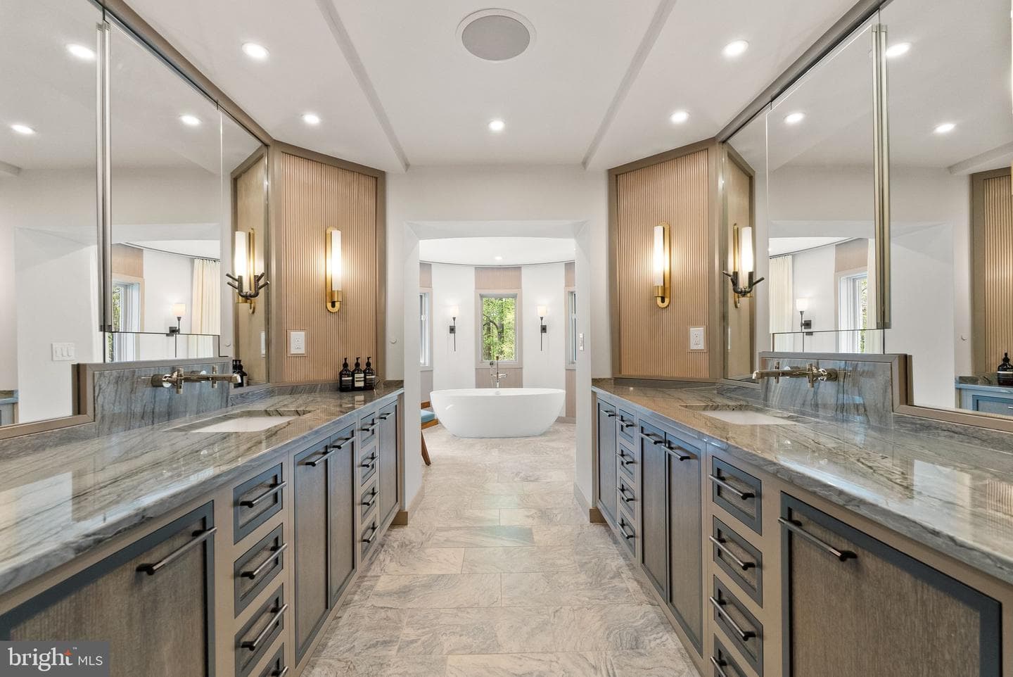 6936 Carmichael Avenue photo 35