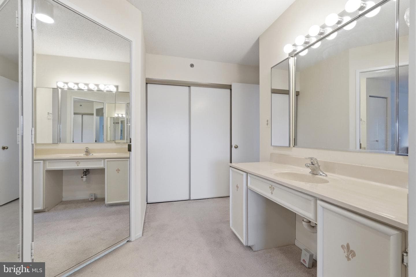 3330 N Leisure World Boulevard #5-712 photo 7