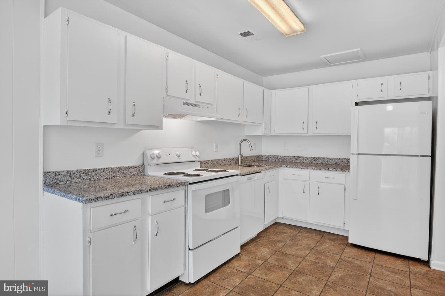 18545 Tarragon Way photo 4
