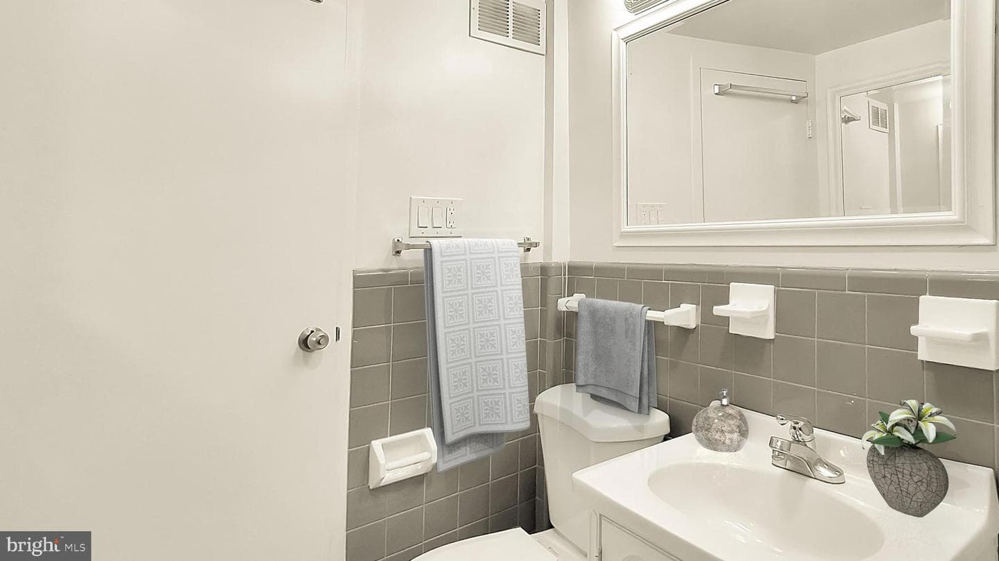 10201 Grosvenor Pl # 1016 photo 11