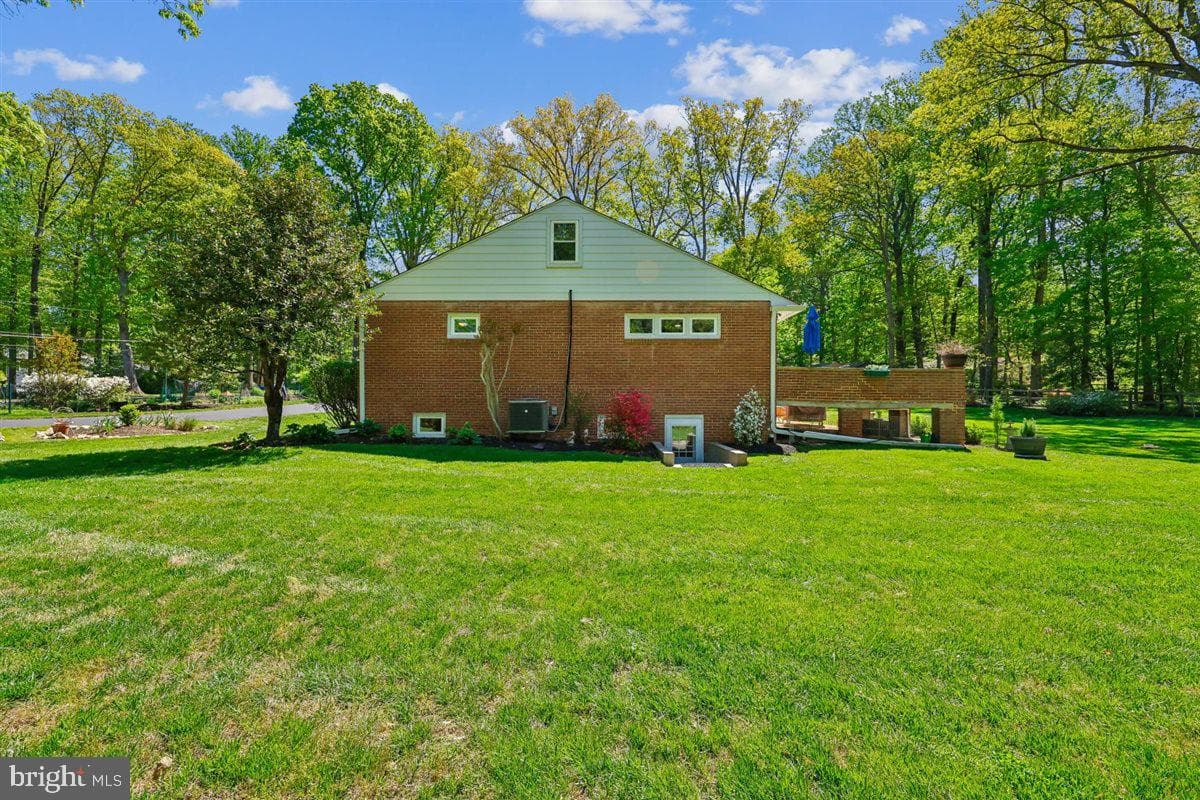 4318 Pinetree Road photo 104