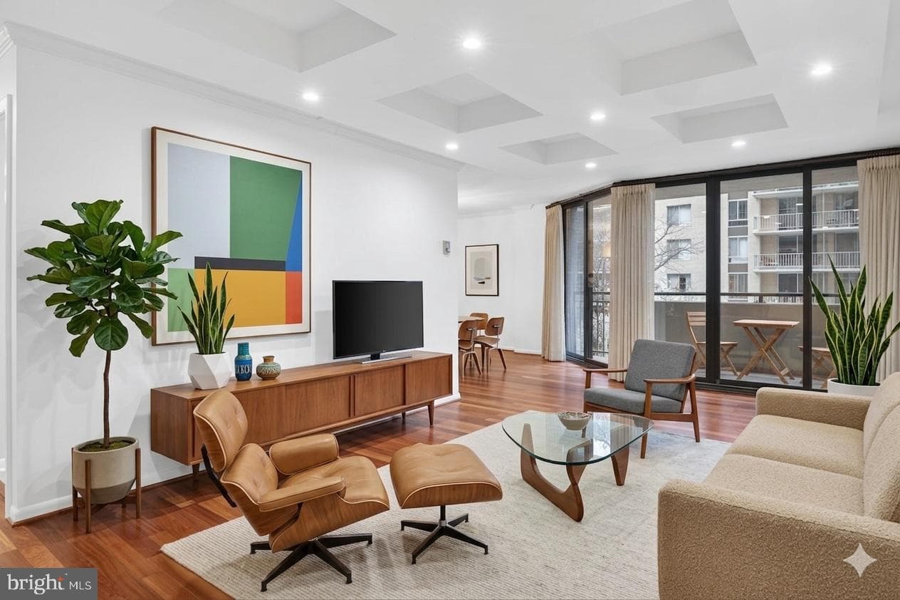4620 N Park Avenue N #402w, Chevy Chase