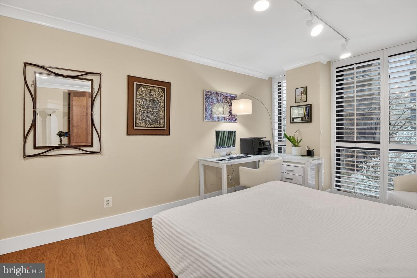 4620 N Park Avenue N #402w photo 23