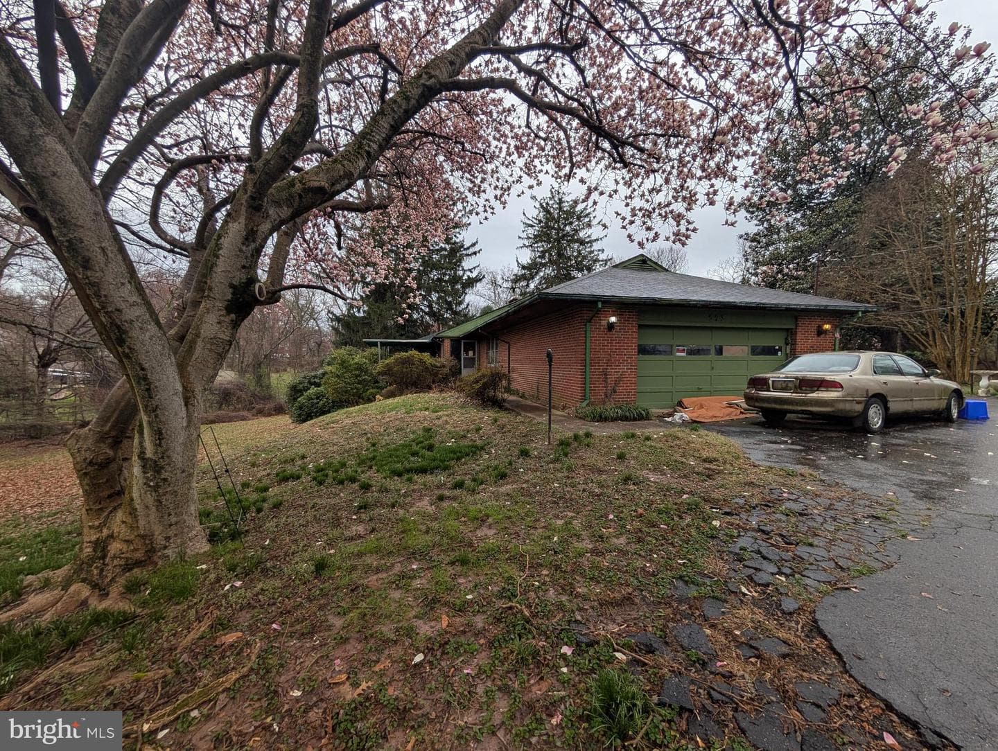523 Copley Lane photo 3