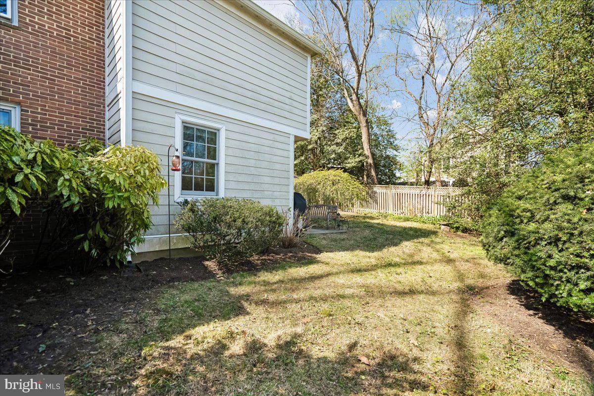 7910 Kentbury Drive photo 67