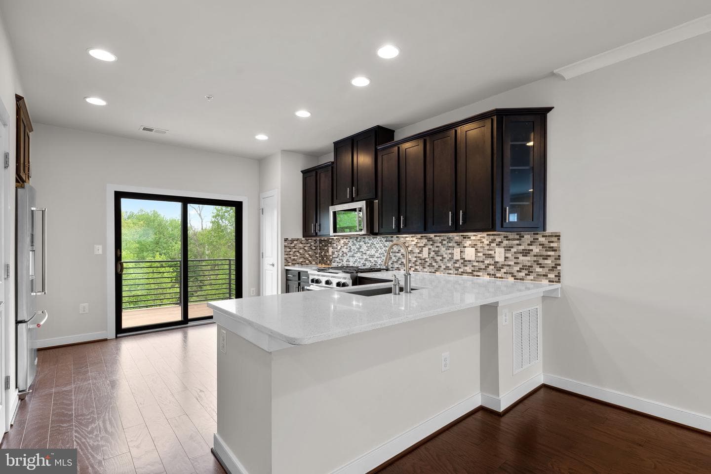 223 Crown Park Avenue photo 10
