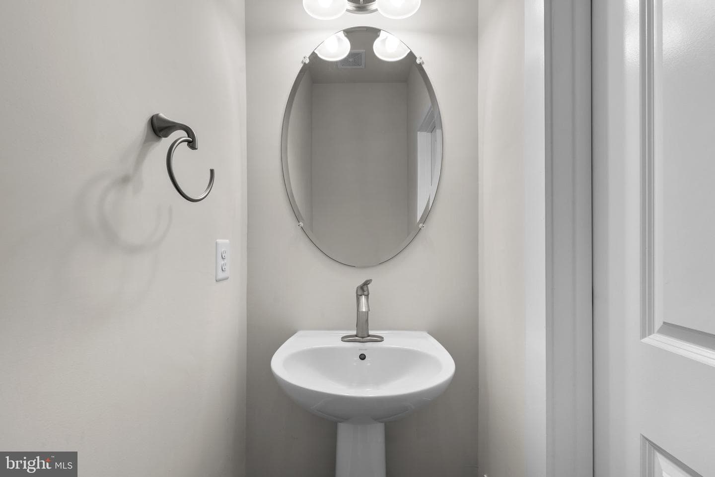 223 Crown Park Avenue photo 12
