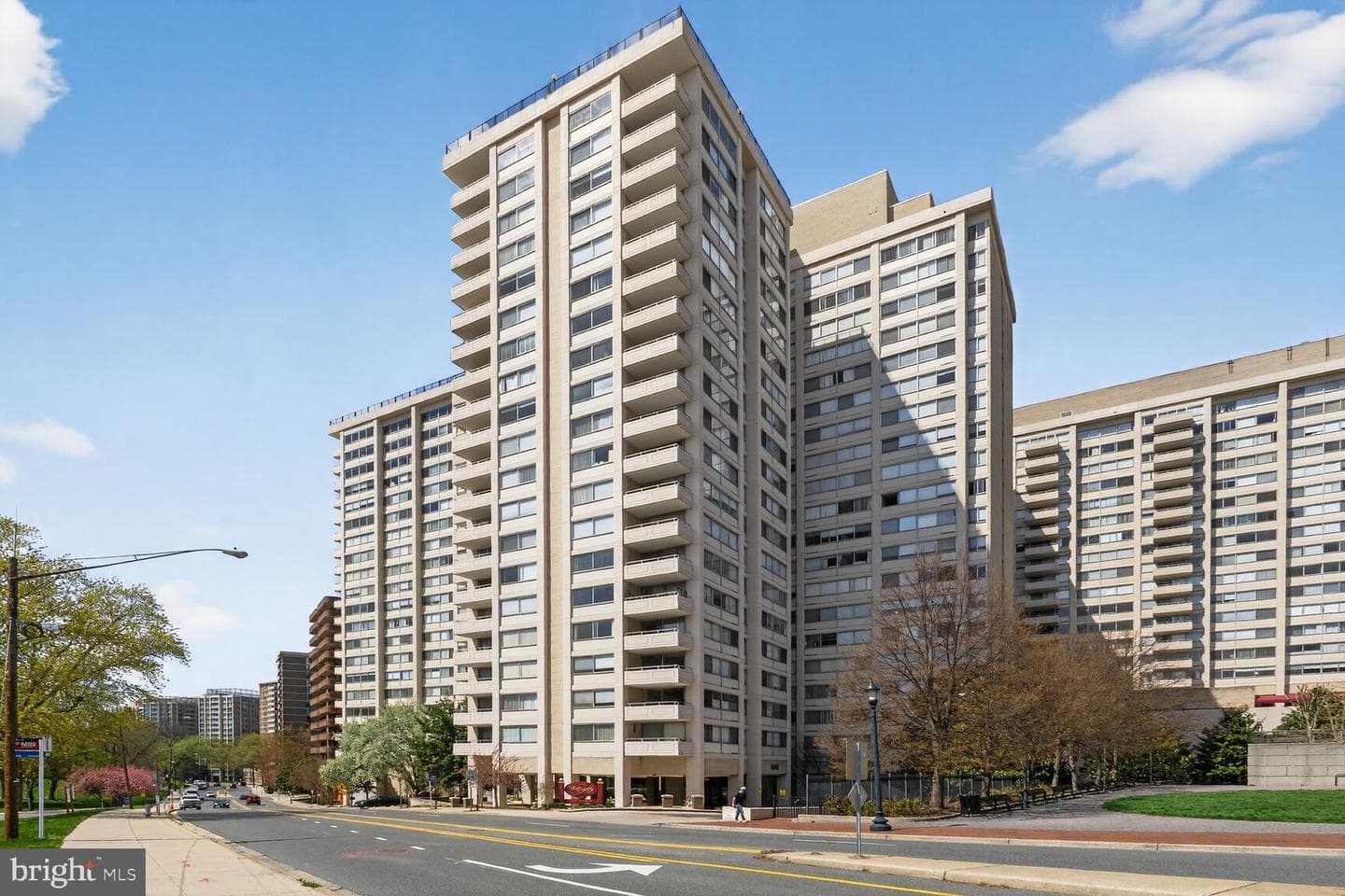 4515 Willard Avenue #702s photo 17