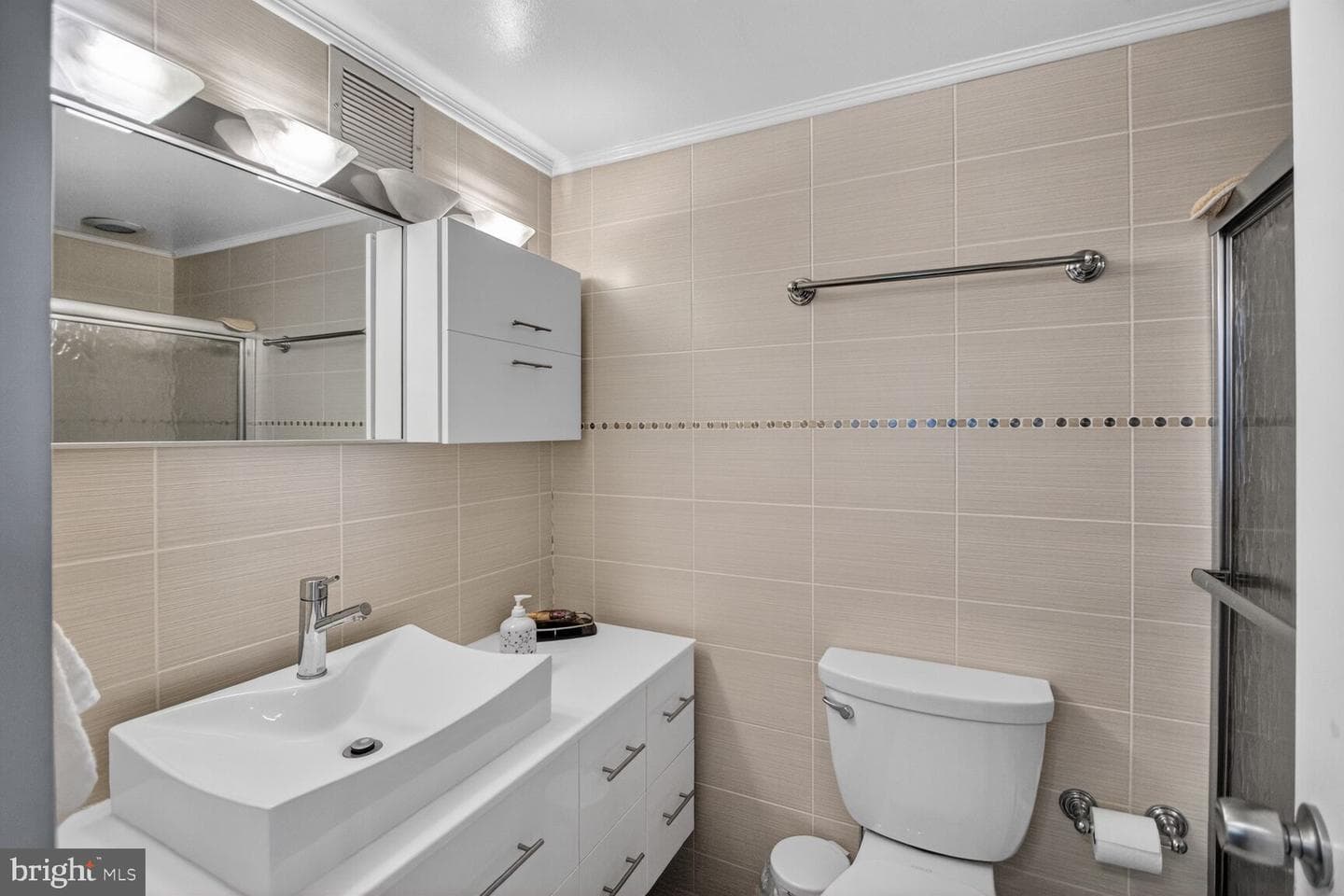 4515 Willard Avenue #702s photo 9