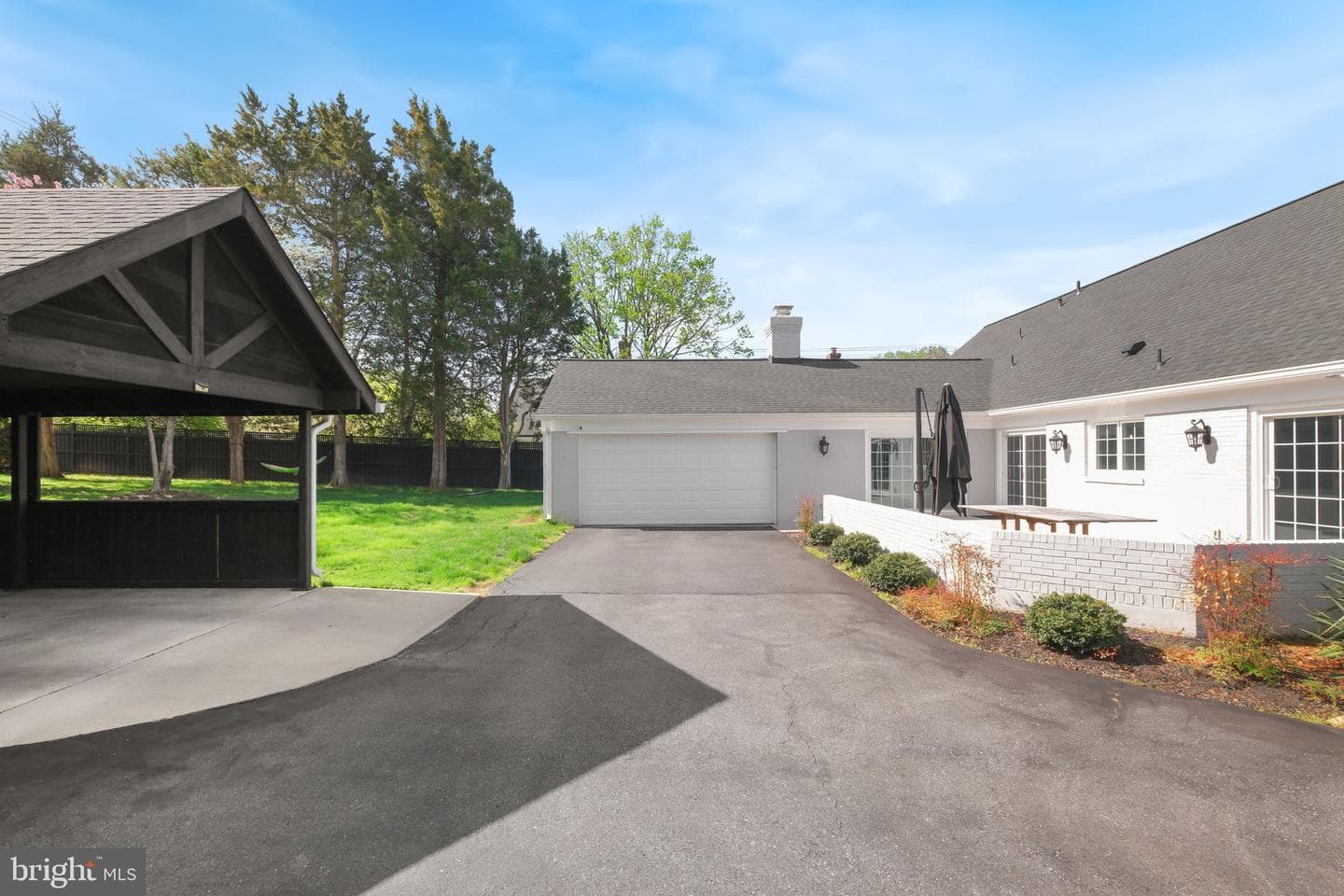 11005 Luxmanor Road photo 36
