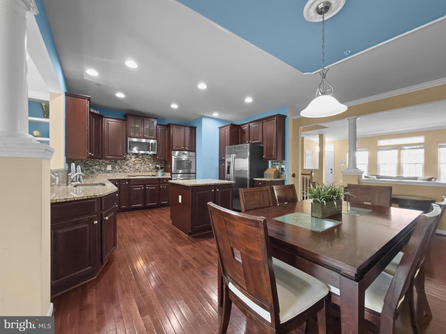 23402 Forest Haven Way photo 3