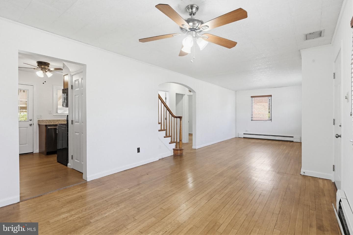 10202 Gardiner Avenue photo 16