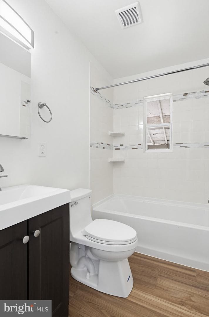 10202 Gardiner Avenue photo 31