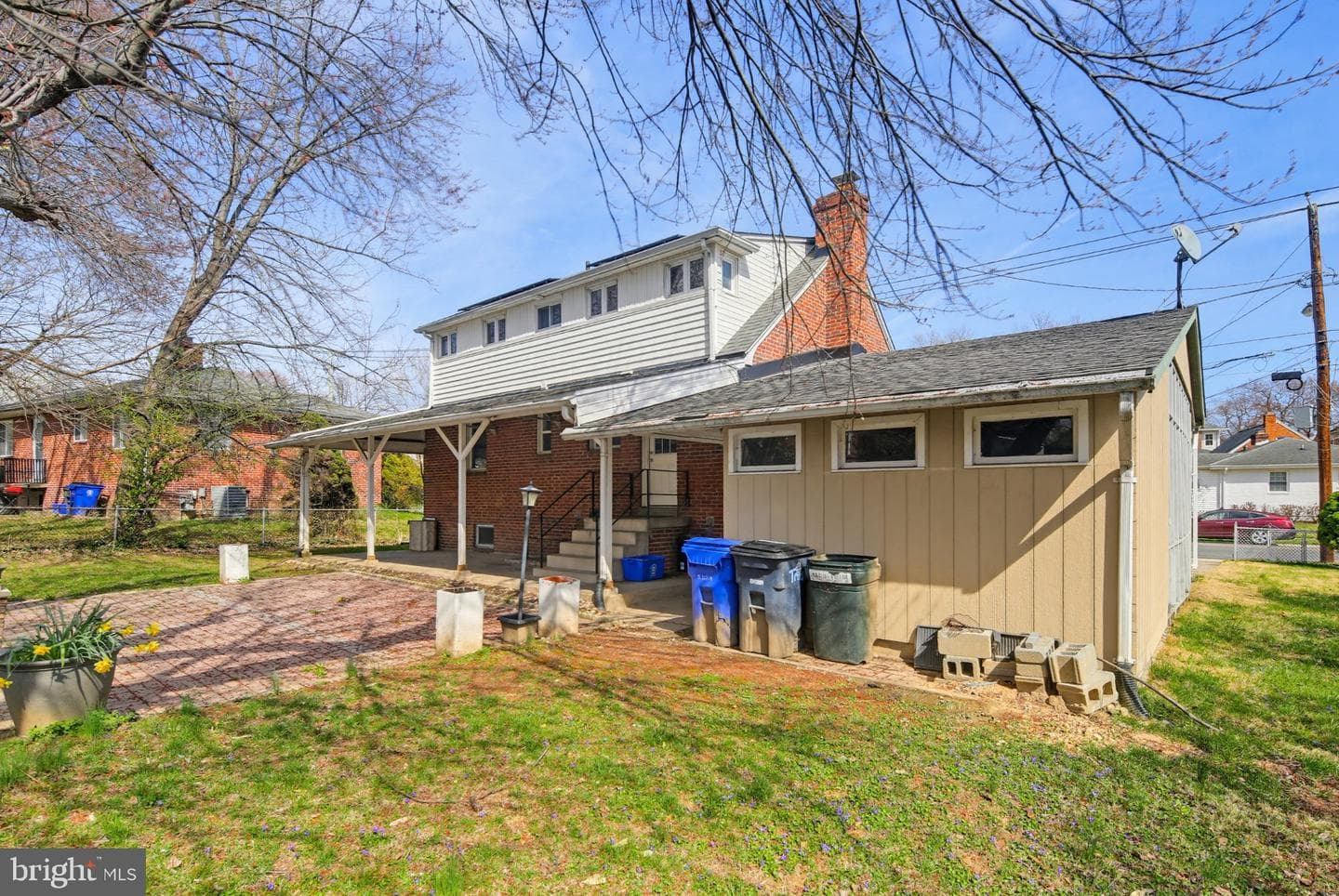 10202 Gardiner Avenue photo 35