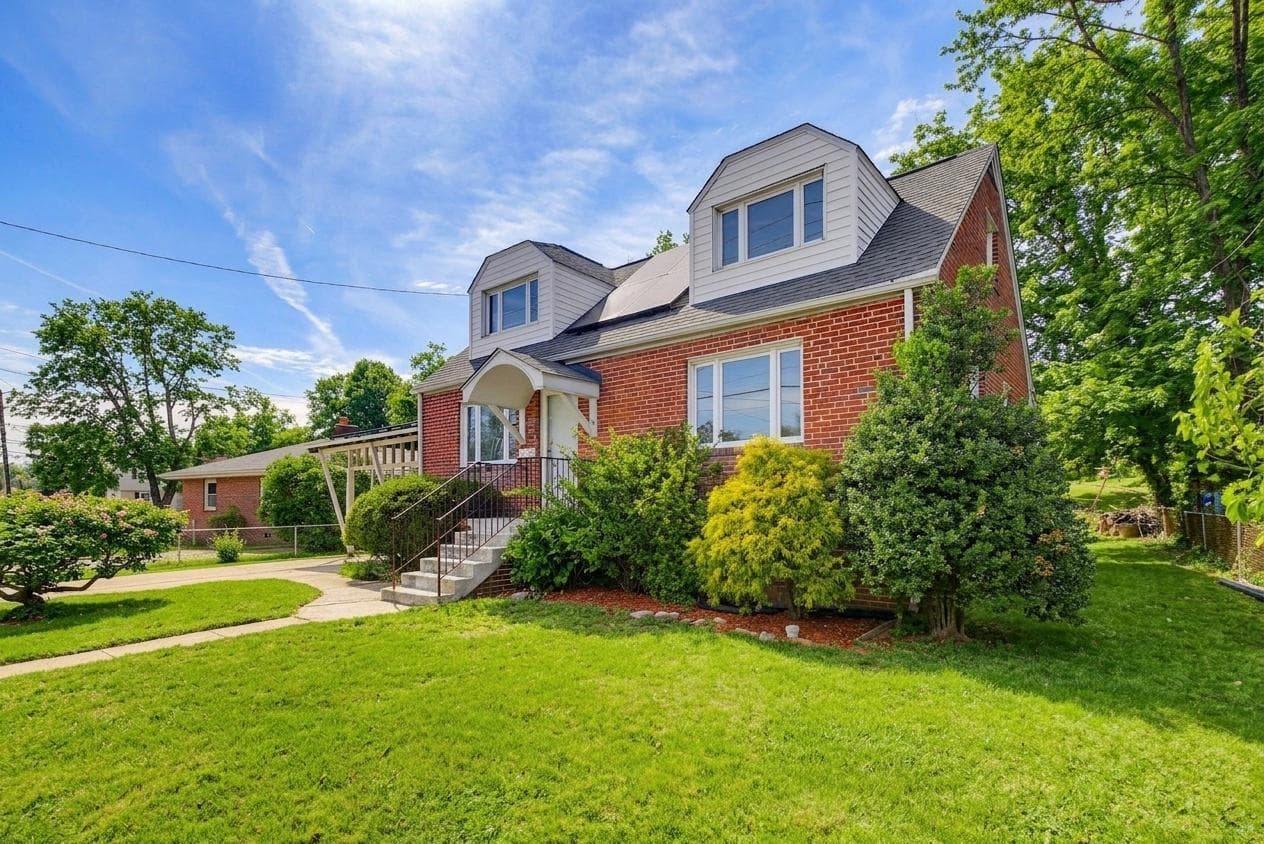 10202 Gardiner Avenue photo 37