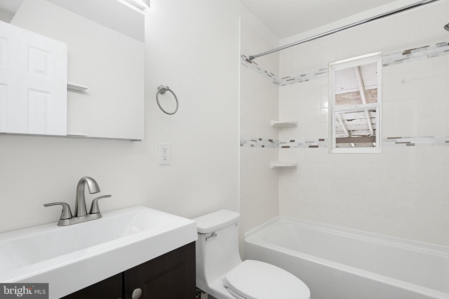 10202 Gardiner Avenue photo 8