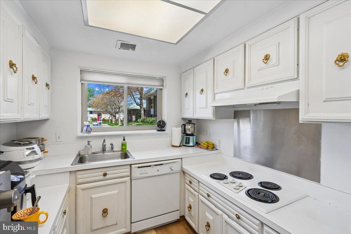 3411 S Leisure World Boulevard #90-E photo 8