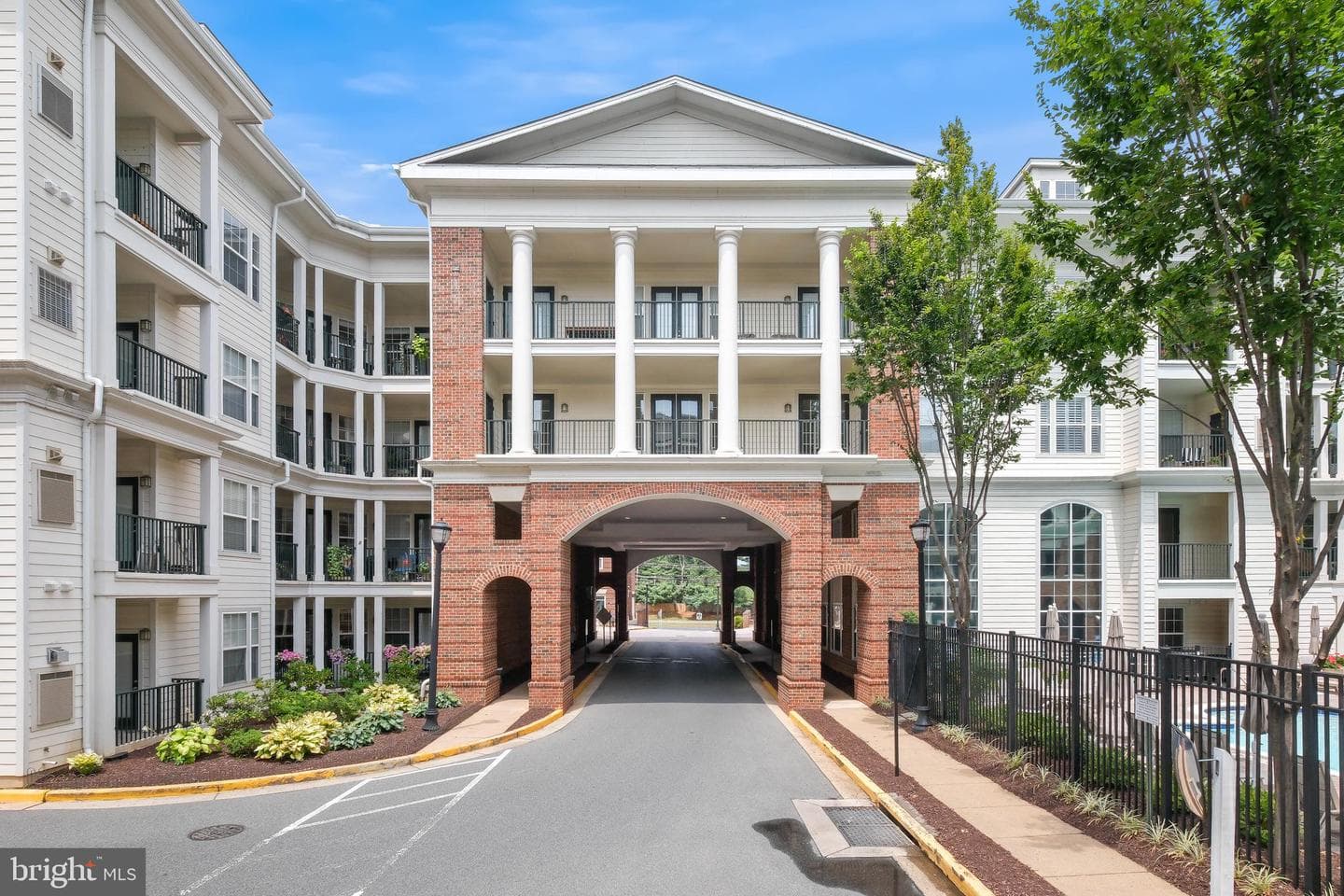 11 Arch Place #373