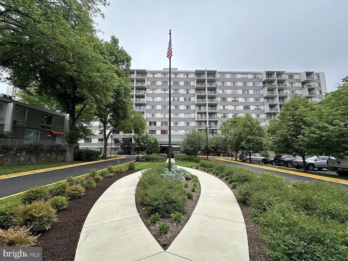 4977 Battery Lane #1-203, Bethesda