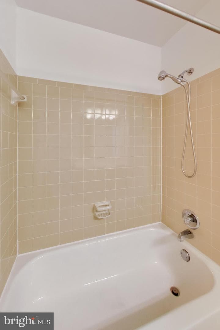 2421 Pondside Terrace photo 27
