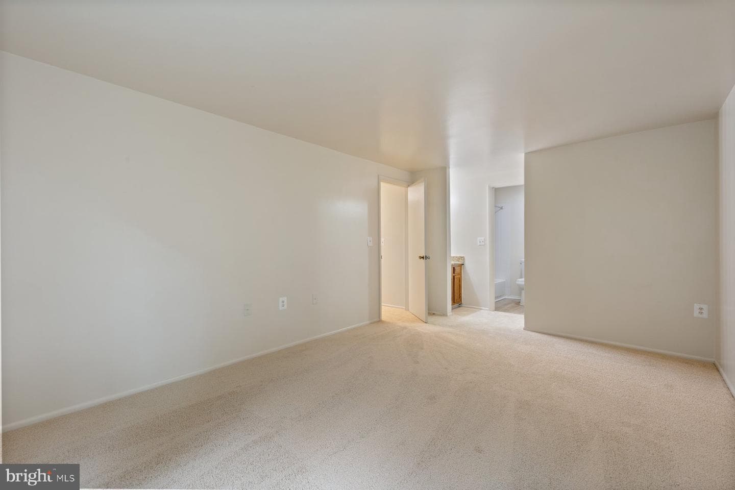 18011 Chalet Drive #102 photo 24