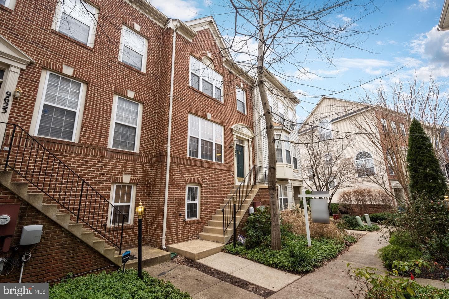 9621 Athens Place photo 3