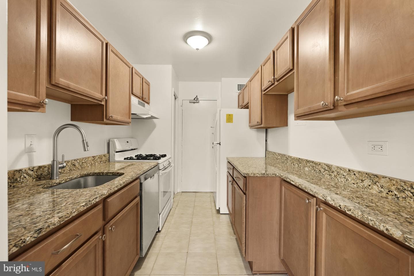 1900 Lyttonsville Road #818 photo 15