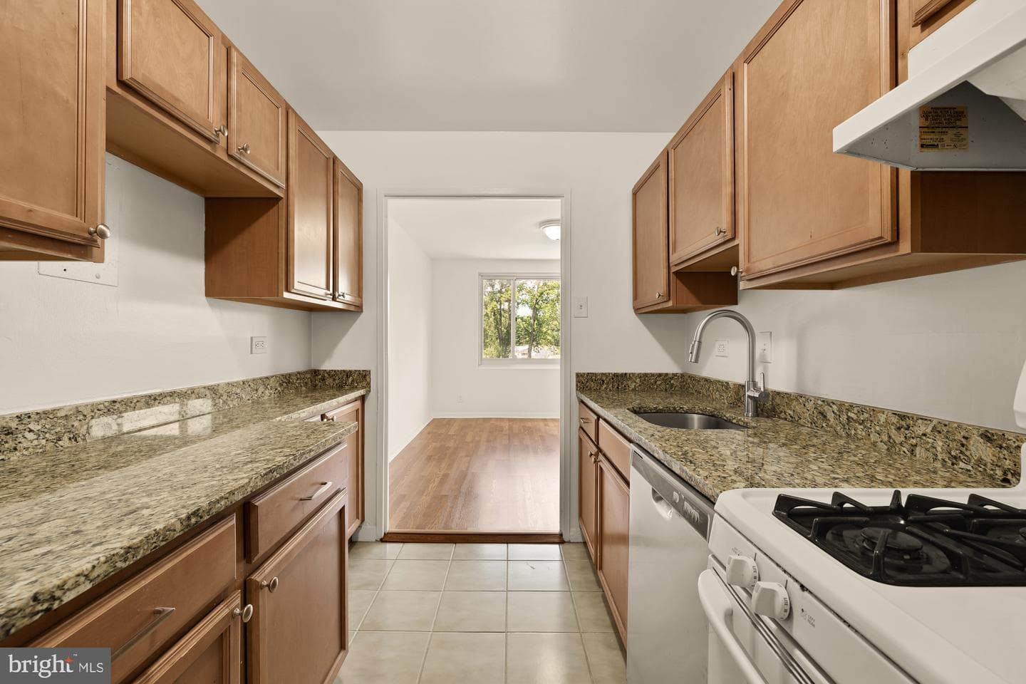1900 Lyttonsville Road #818 photo 18