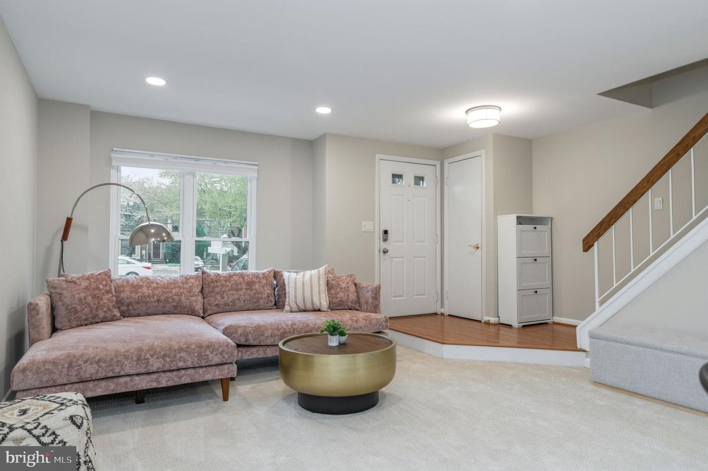 5304 King Charles Way photo 13