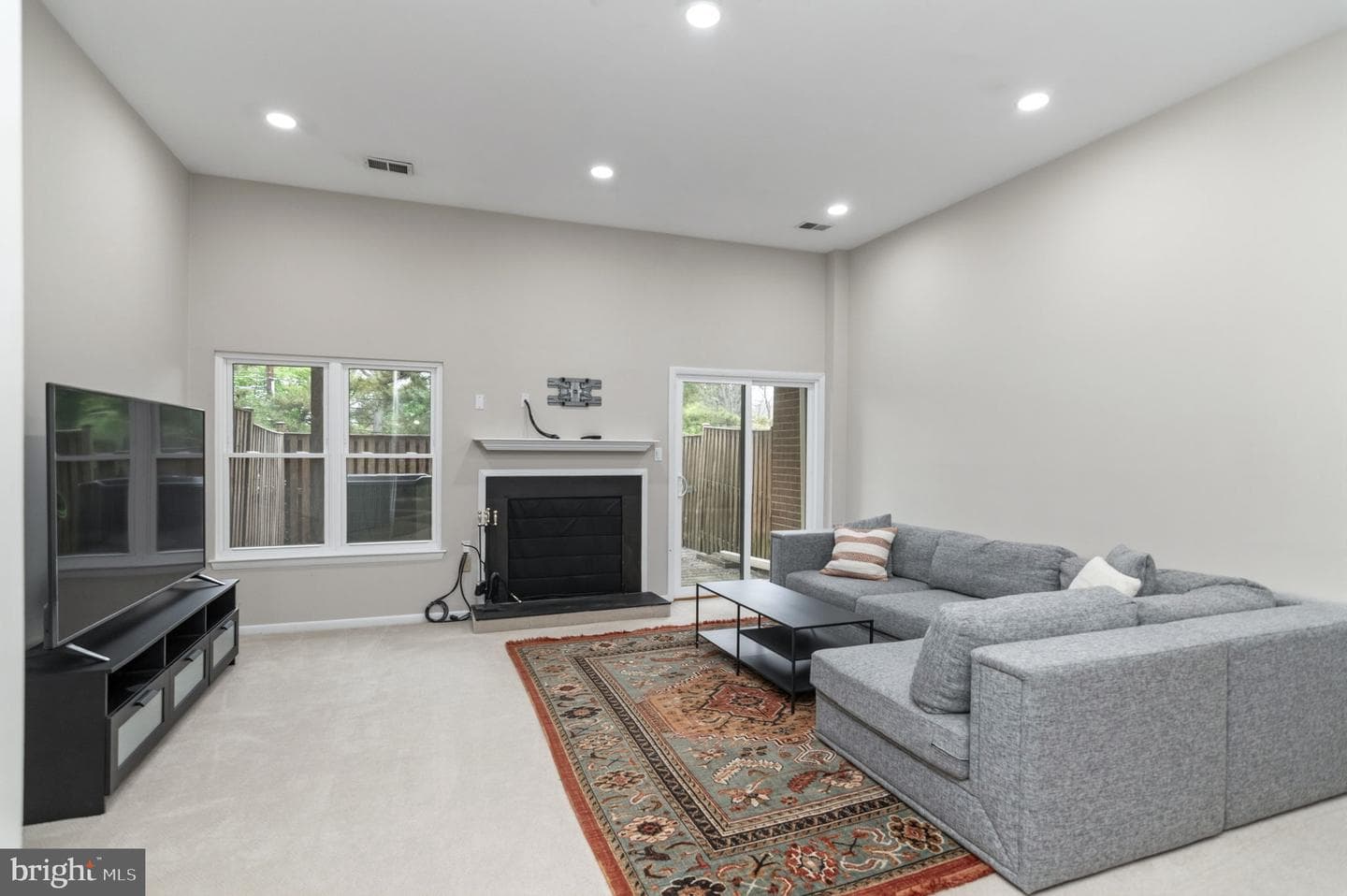 5304 King Charles Way photo 26