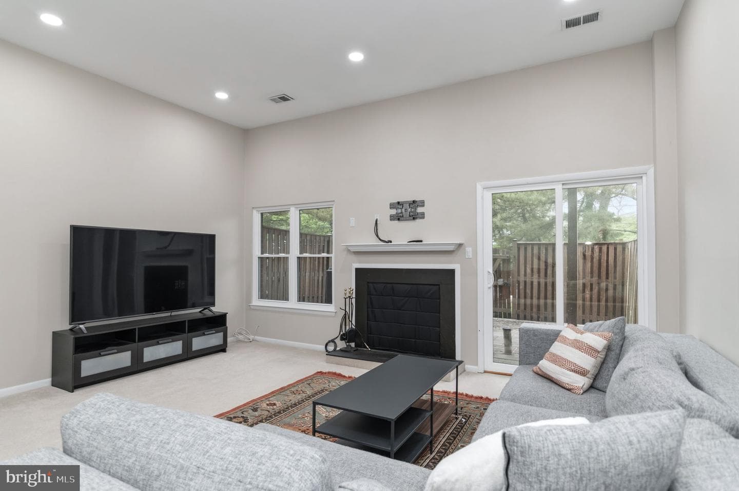 5304 King Charles Way photo 30