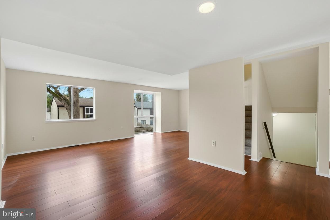 19062 Montgomery Village photo 11