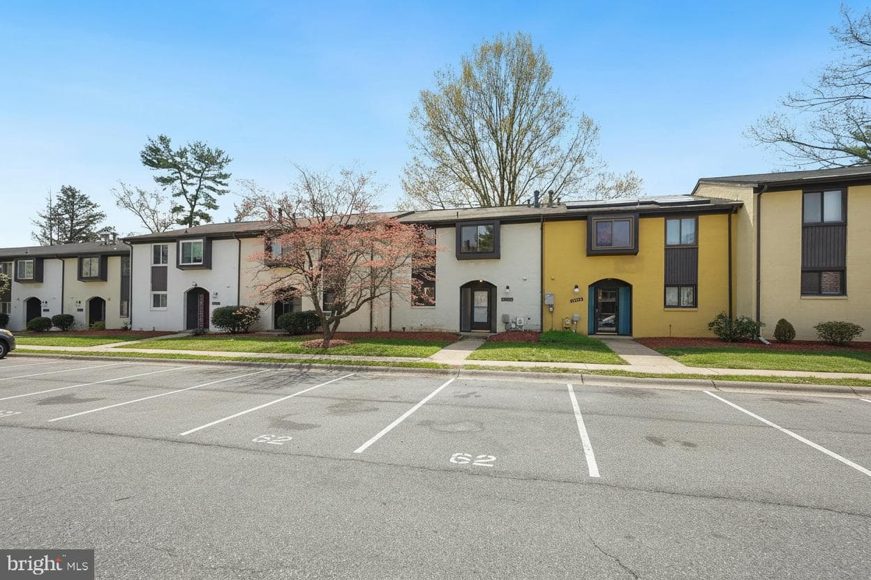 19062 Montgomery Village photo 2