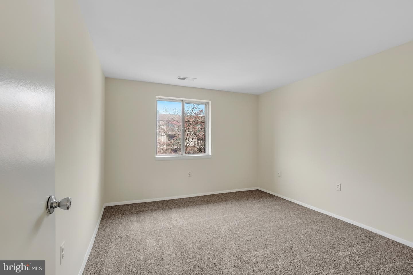 19062 Montgomery Village photo 27