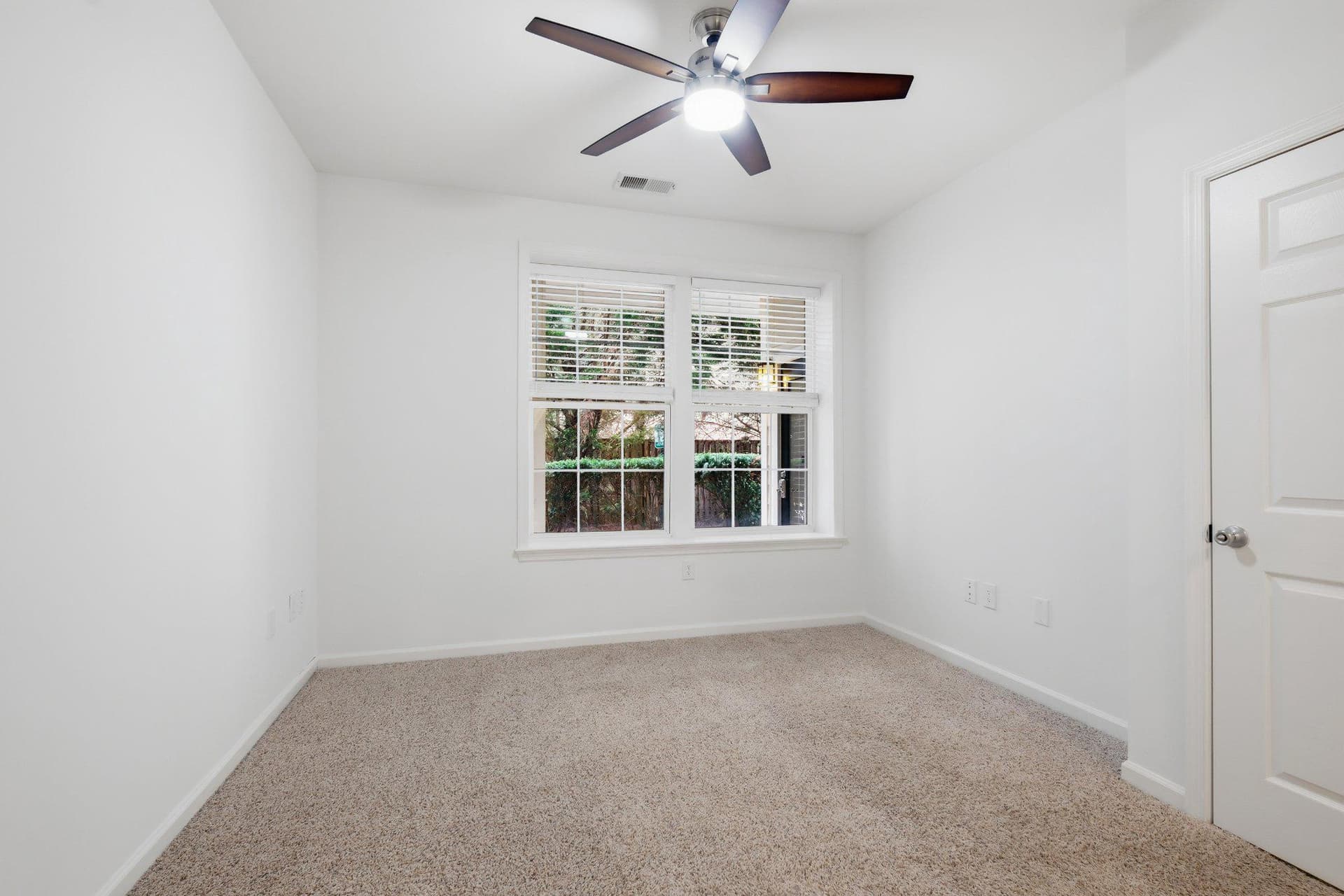 31 Booth Street #b55 photo 11